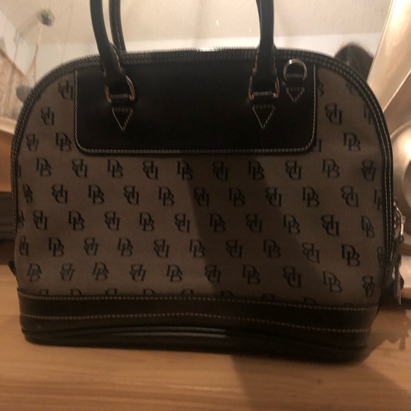 dooney and bourke purse - Picture 3 of 5